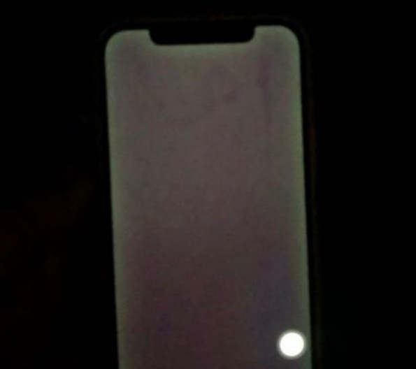 利国镇苹果手机维修分享苹果客服回应 iPhone 12 屏幕“发绿”问题 